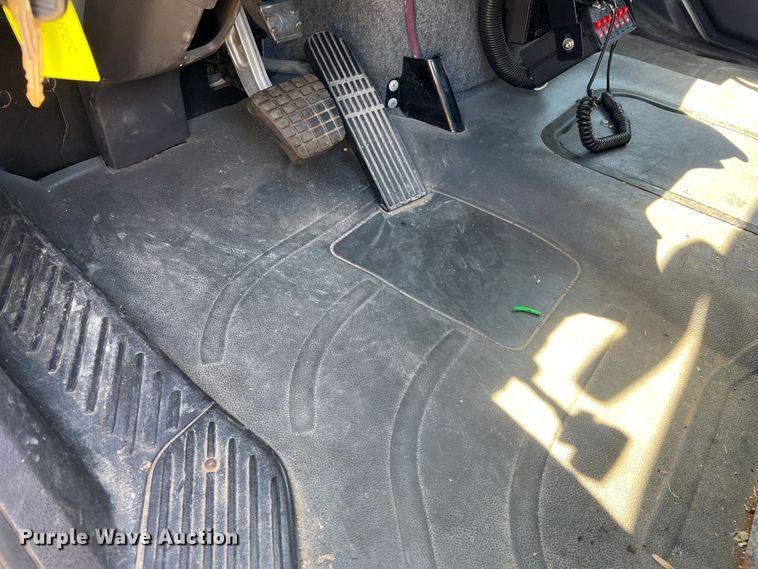 image for item DH8156 2011 Freightliner Business Class M2  rollback truck