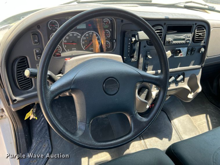 image for item DH8156 2011 Freightliner Business Class M2  rollback truck