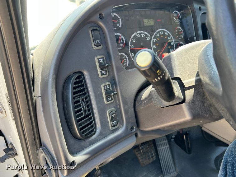 image for item DH8156 2011 Freightliner Business Class M2  rollback truck