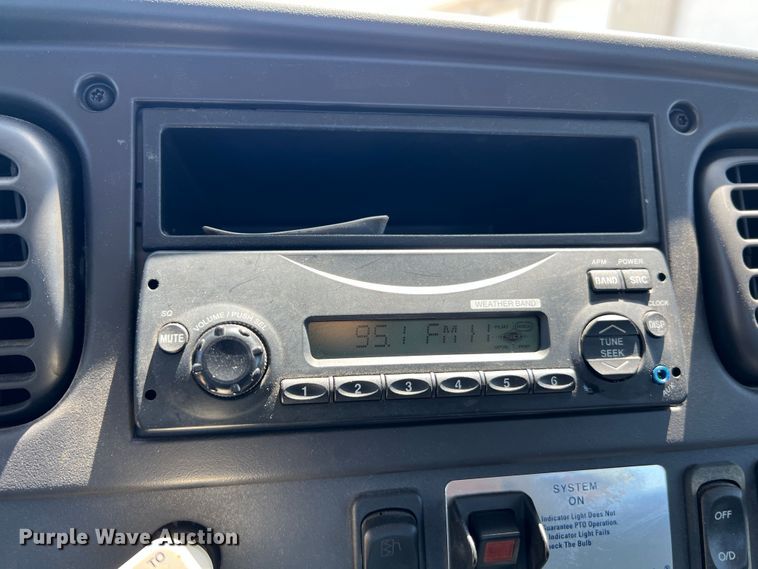 image for item DH8156 2011 Freightliner Business Class M2  rollback truck