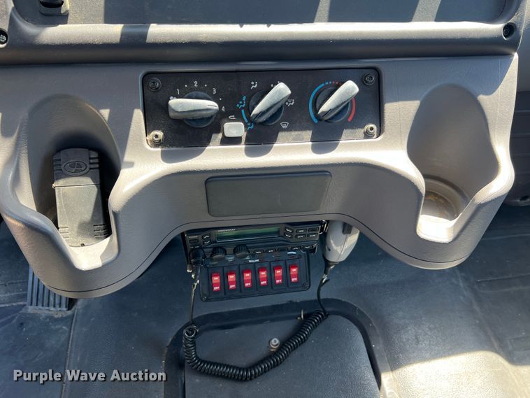 image for item DH8156 2011 Freightliner Business Class M2  rollback truck