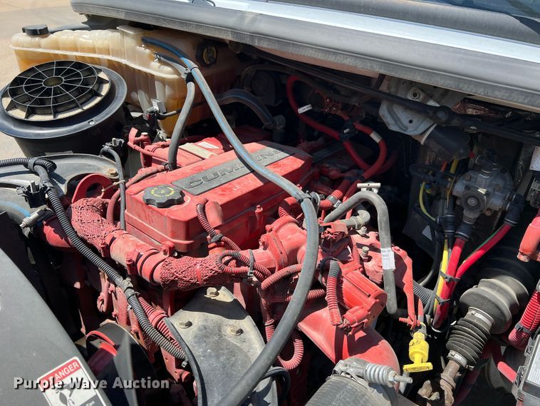 image for item DH8156 2011 Freightliner Business Class M2  rollback truck