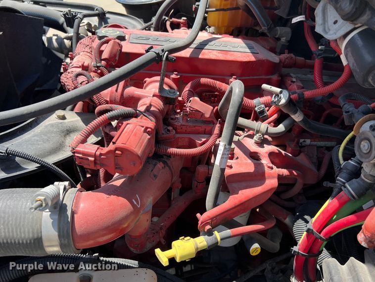 image for item DH8156 2011 Freightliner Business Class M2  rollback truck