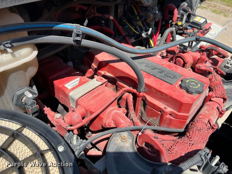 image for item DH8156 2011 Freightliner Business Class M2  rollback truck