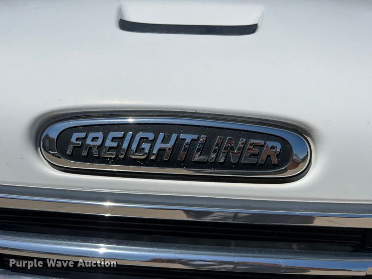 image for item DH8156 2011 Freightliner Business Class M2  rollback truck