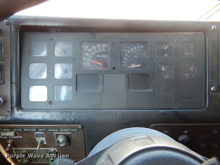 image for item DK4449 1990 Grumman  pumper fire truck