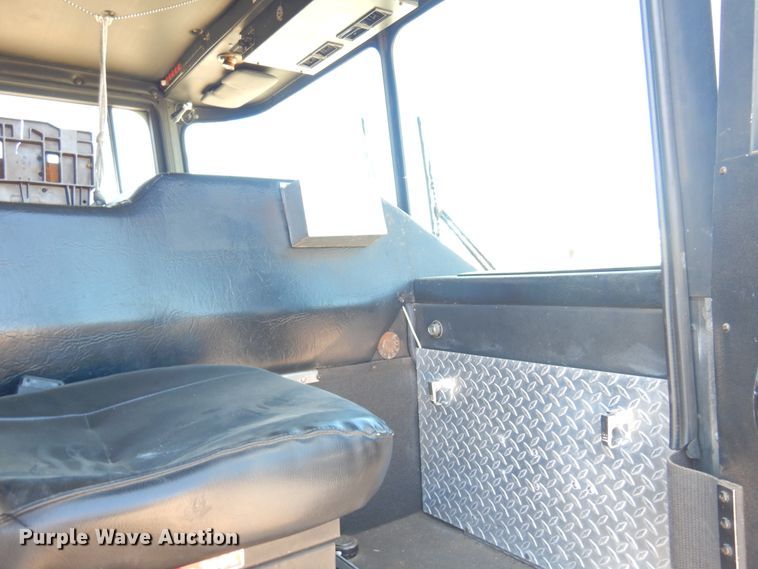 image for item DK4449 1990 Grumman  pumper fire truck