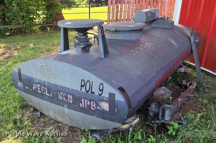 image for item DL6633 Fuel tank trailer