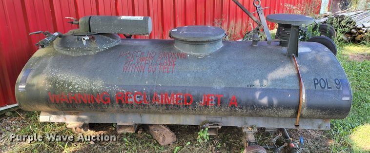 image for item DL6633 Fuel tank trailer