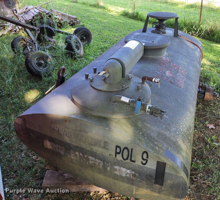 image for item DL6633 Fuel tank trailer