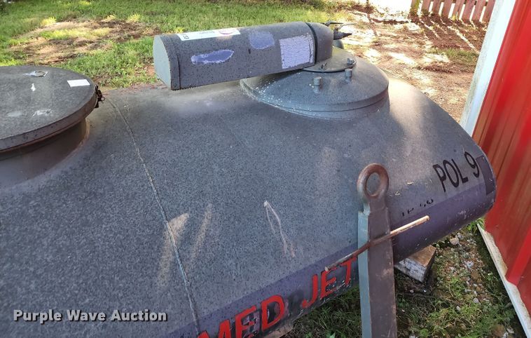 image for item DL6633 Fuel tank trailer