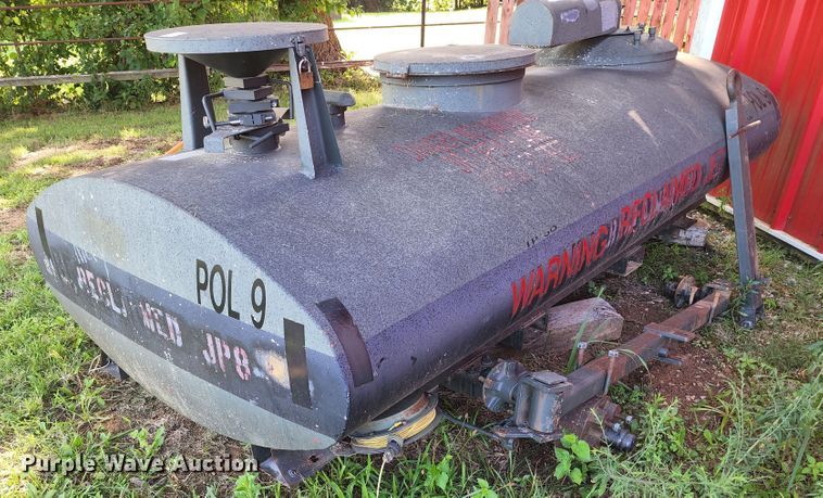 image for item DL6633 Fuel tank trailer