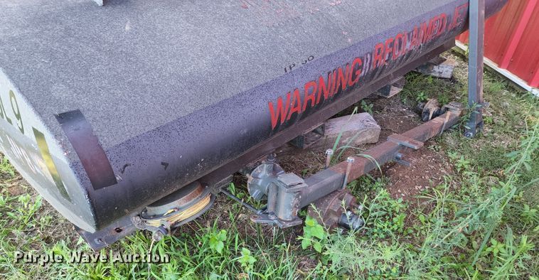 image for item DL6633 Fuel tank trailer