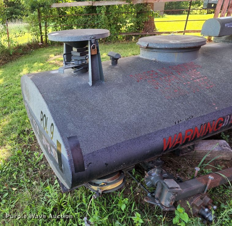 image for item DL6633 Fuel tank trailer