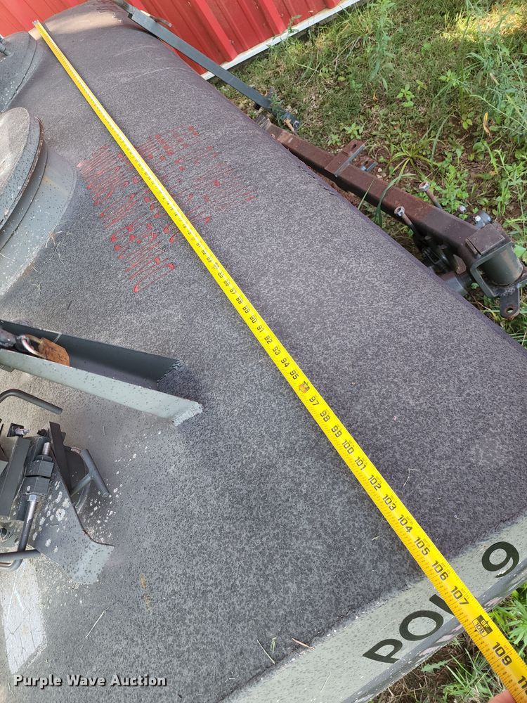 image for item DL6633 Fuel tank trailer