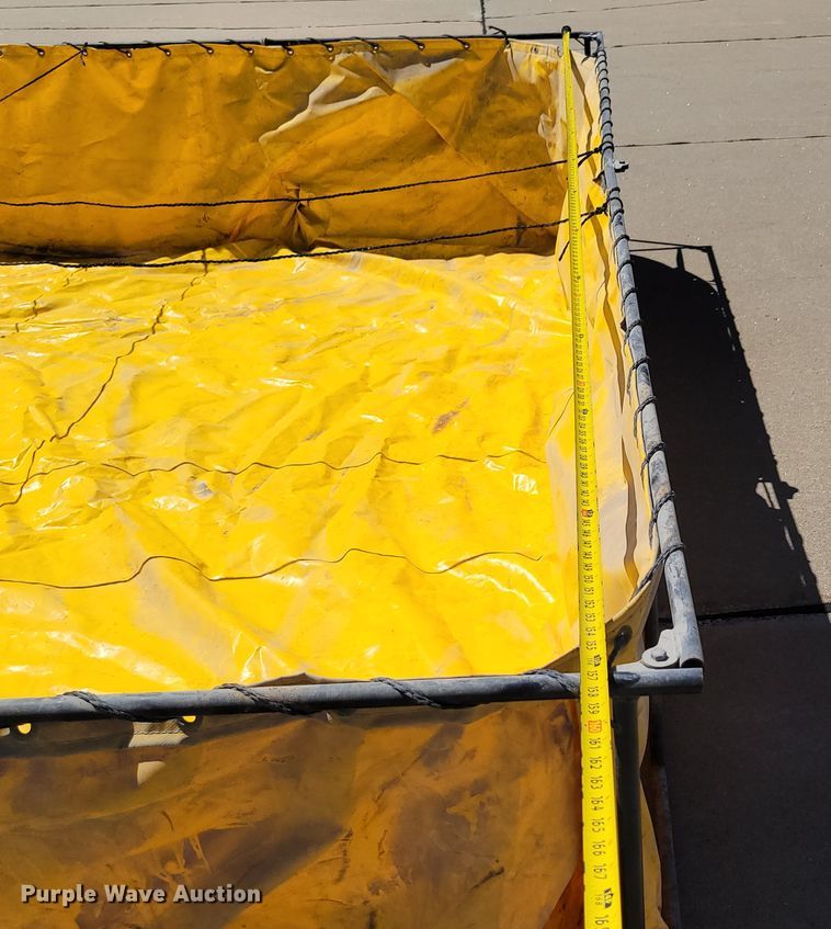 image for item DM2354 1994 Freightliner  tanker fire truck