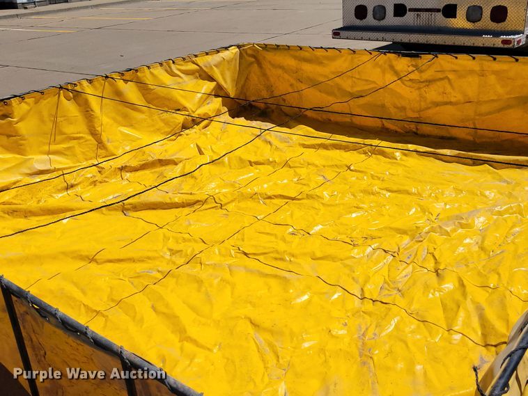 image for item DM2354 1994 Freightliner  tanker fire truck