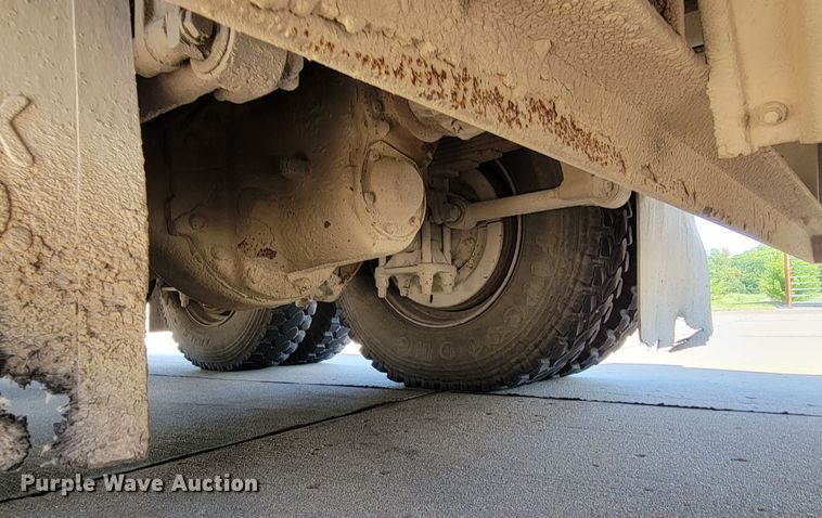 image for item DM2354 1994 Freightliner  tanker fire truck