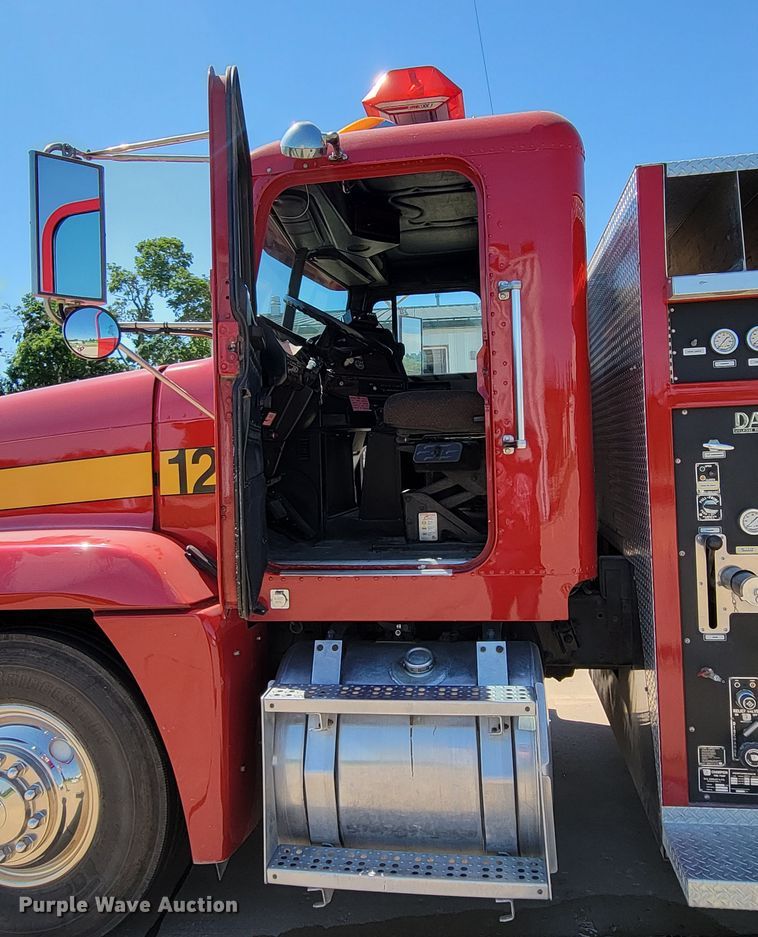 image for item DM2354 1994 Freightliner  tanker fire truck