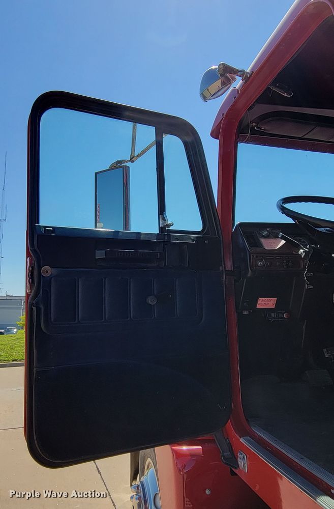 image for item DM2354 1994 Freightliner  tanker fire truck