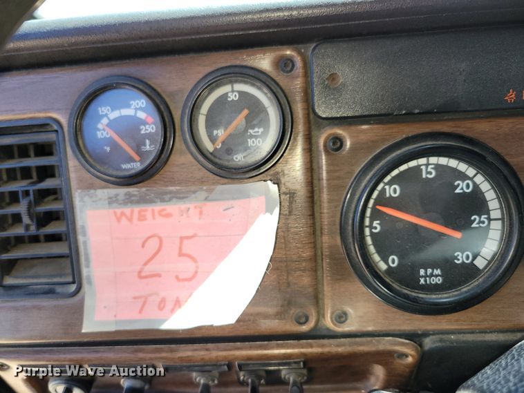 image for item DM2354 1994 Freightliner  tanker fire truck