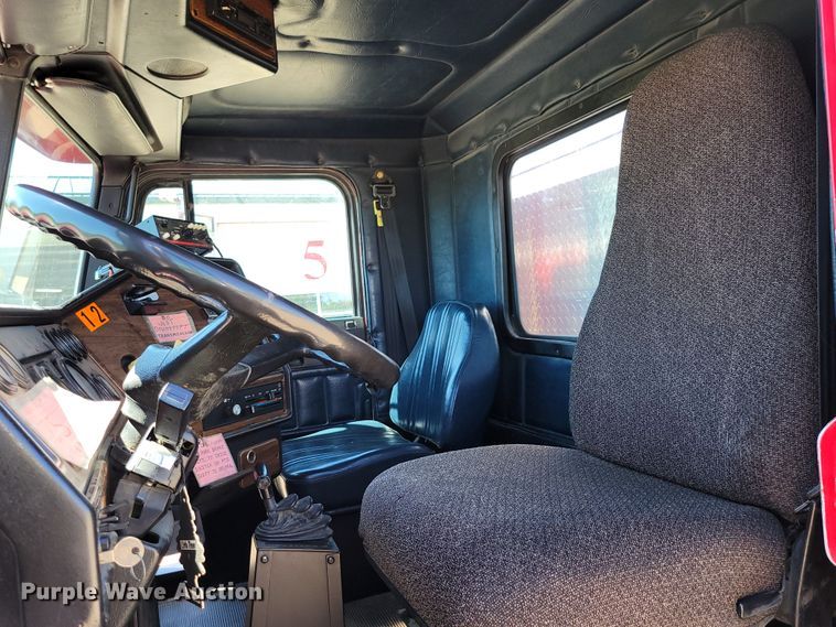 image for item DM2354 1994 Freightliner  tanker fire truck