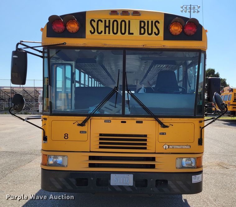 image for item DM2373 2001 International Genesis  school bus