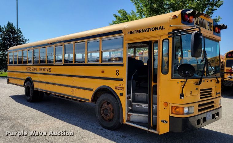 image for item DM2373 2001 International Genesis  school bus