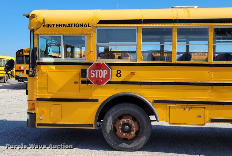 image for item DM2373 2001 International Genesis  school bus