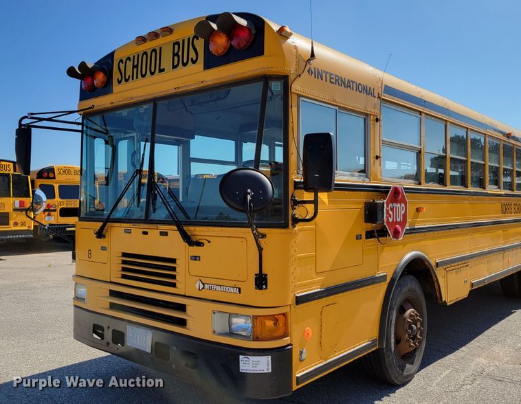 image for item DM2373 2001 International Genesis  school bus
