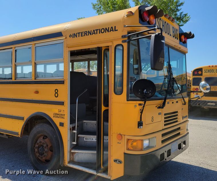 image for item DM2373 2001 International Genesis  school bus