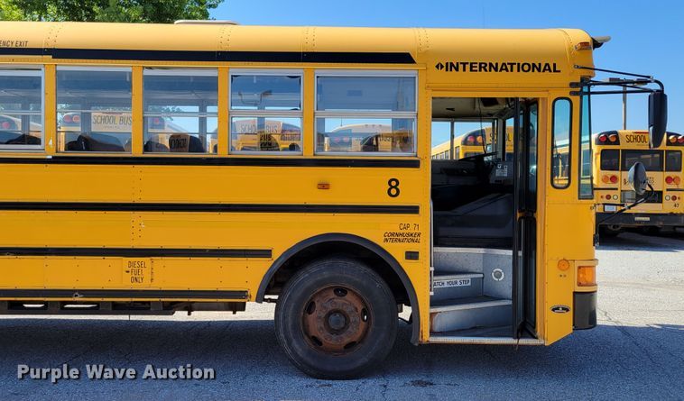 image for item DM2373 2001 International Genesis  school bus