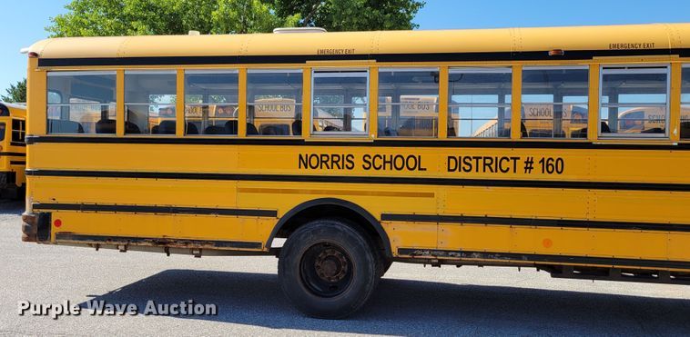 image for item DM2373 2001 International Genesis  school bus