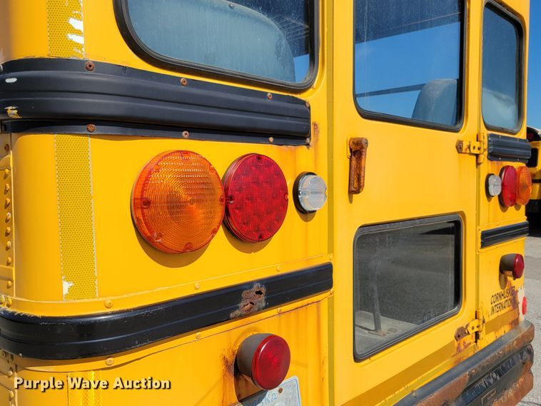 image for item DM2373 2001 International Genesis  school bus