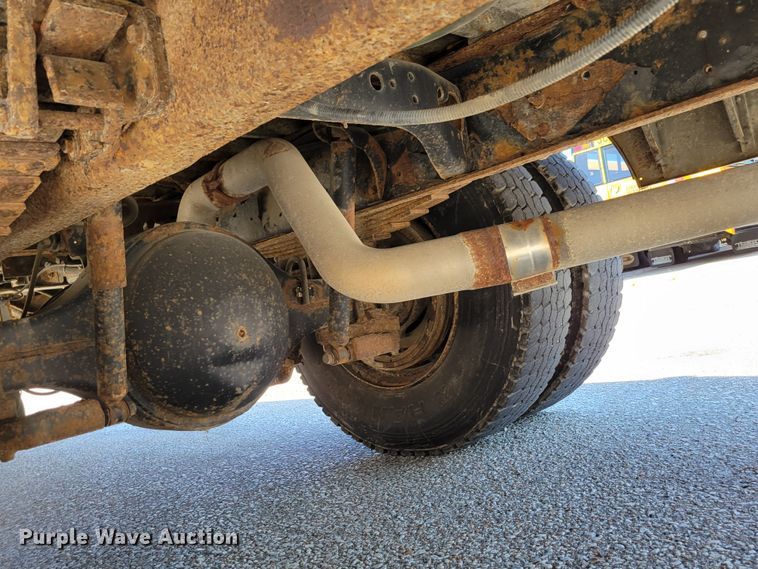 image for item DM2373 2001 International Genesis  school bus