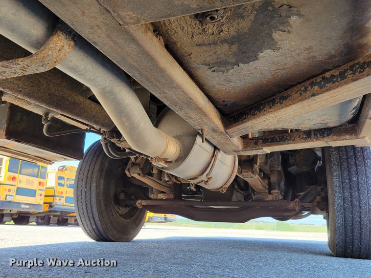 image for item DM2373 2001 International Genesis  school bus