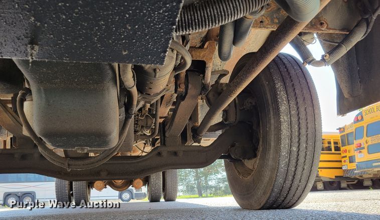 image for item DM2373 2001 International Genesis  school bus