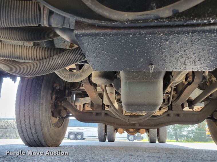 image for item DM2373 2001 International Genesis  school bus