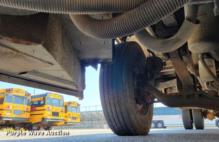 image for item DM2373 2001 International Genesis  school bus