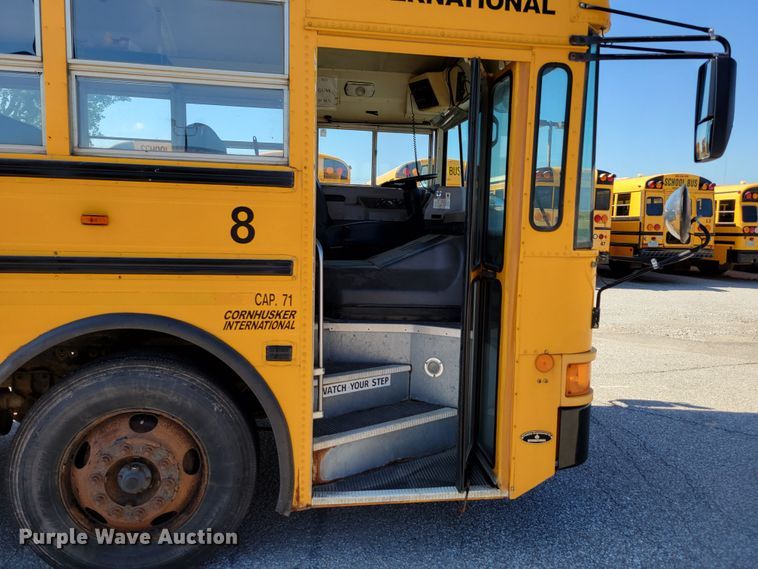 image for item DM2373 2001 International Genesis  school bus