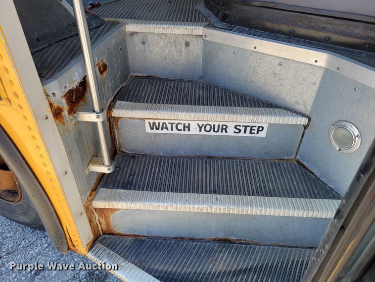 image for item DM2373 2001 International Genesis  school bus