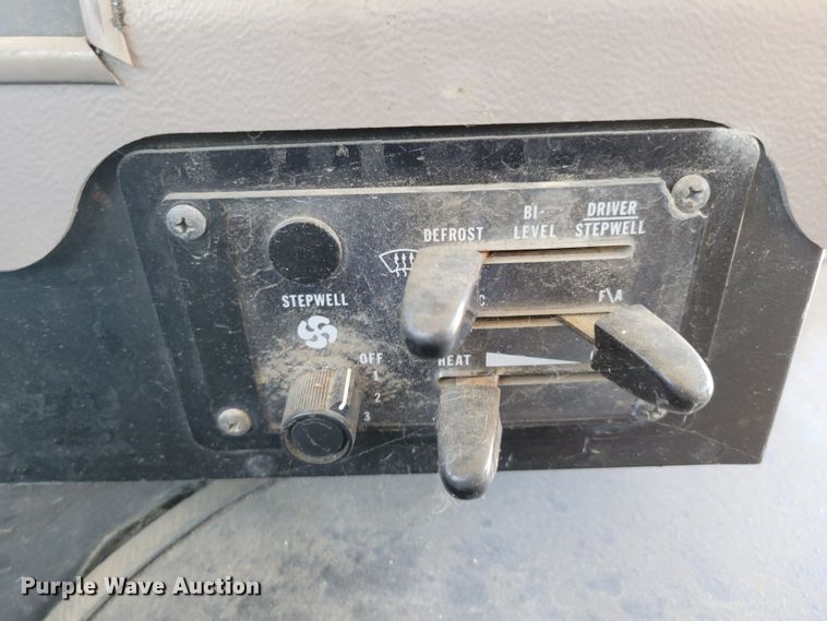 image for item DM2373 2001 International Genesis  school bus