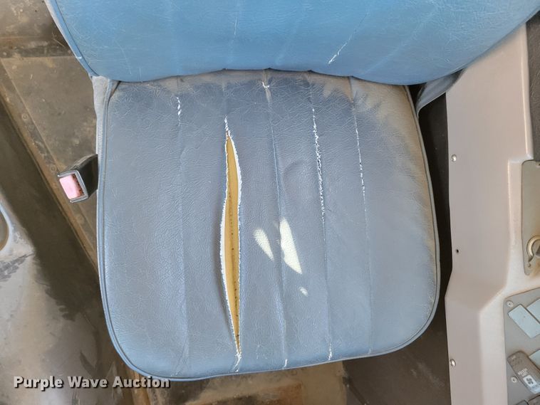 image for item DM2373 2001 International Genesis  school bus