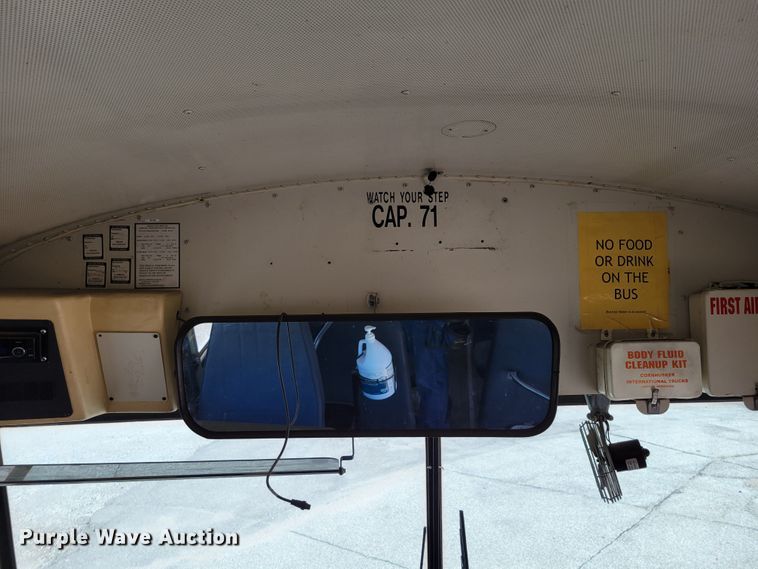 image for item DM2373 2001 International Genesis  school bus