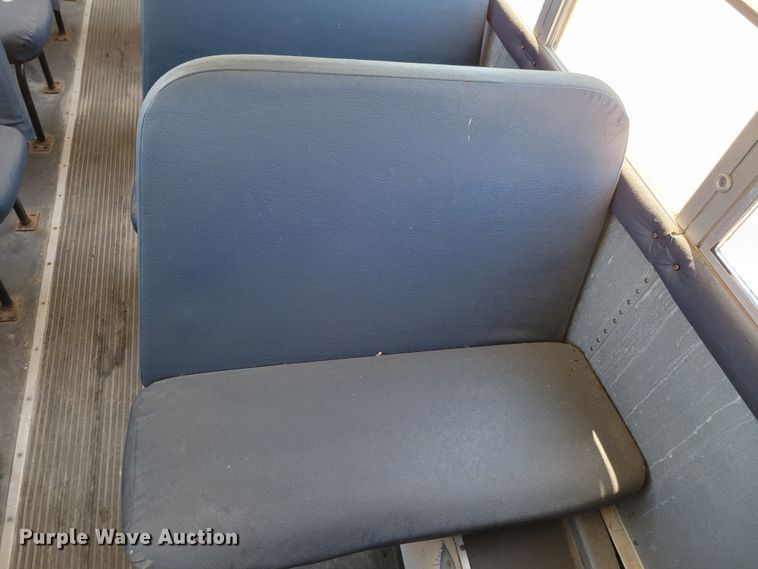 image for item DM2373 2001 International Genesis  school bus