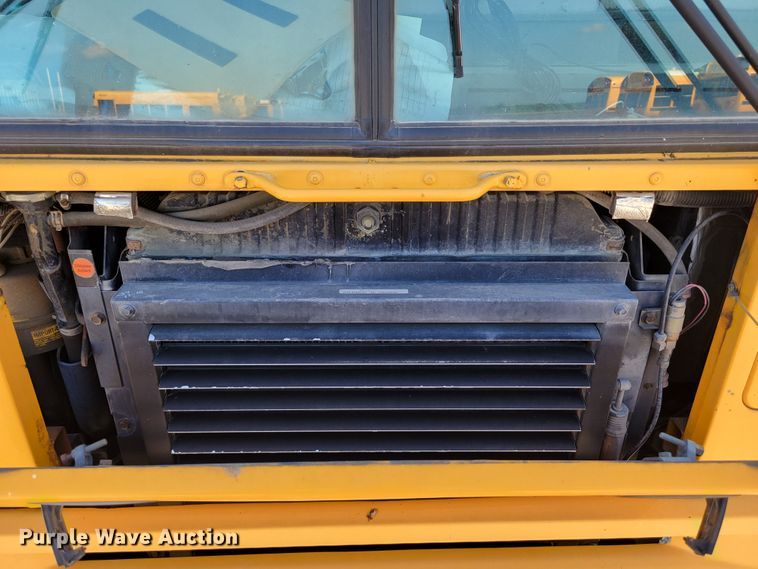 image for item DM2373 2001 International Genesis  school bus