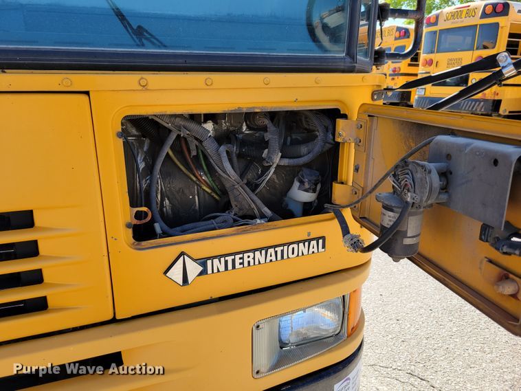 image for item DM2373 2001 International Genesis  school bus