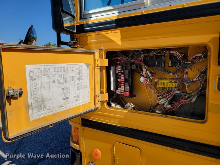 image for item DM2373 2001 International Genesis  school bus