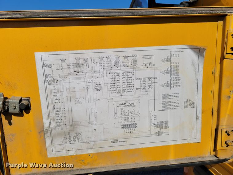 image for item DM2373 2001 International Genesis  school bus