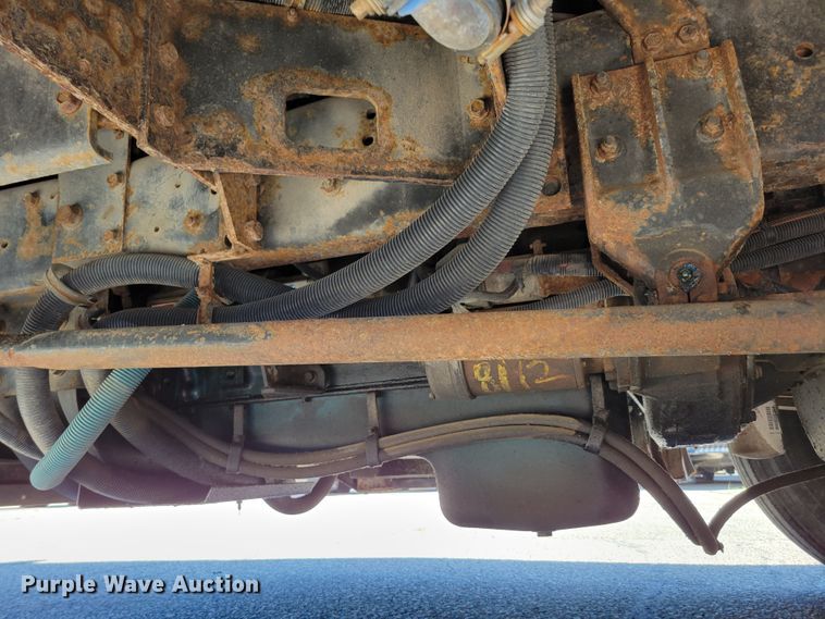 image for item DM2373 2001 International Genesis  school bus